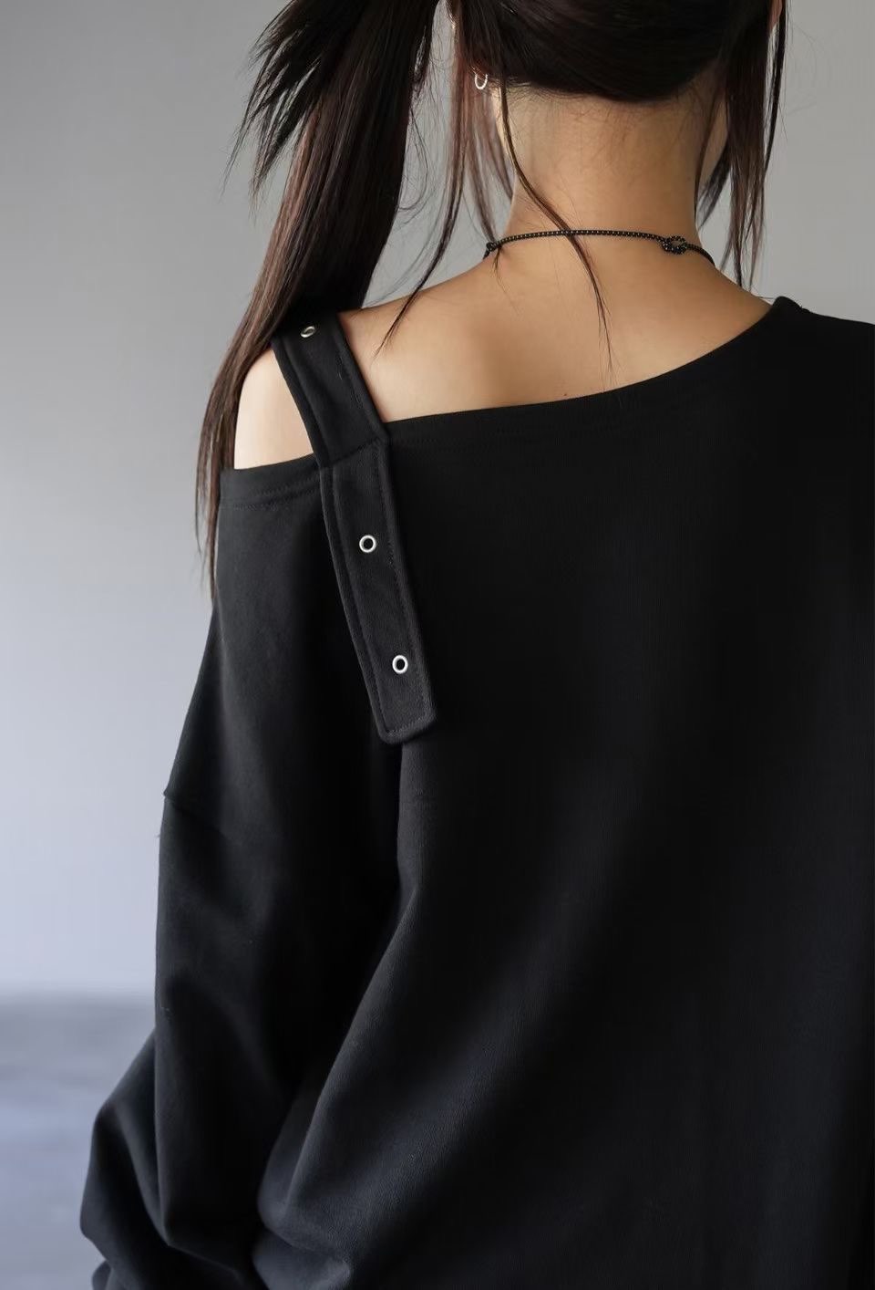 [Preorder 1st Drop Price] C2901 Buckle Charm Sweater