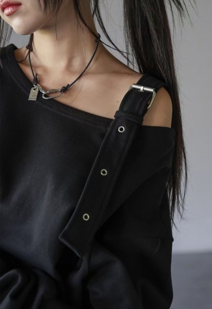 [Preorder 1st Drop Price] C2901 Buckle Charm Sweater