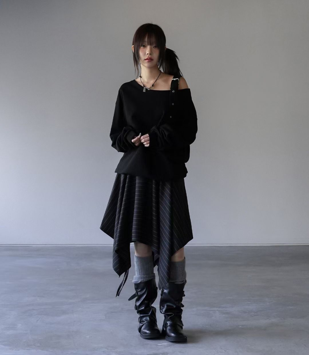 [Preorder 1st Drop Price] C2901 Buckle Charm Sweater