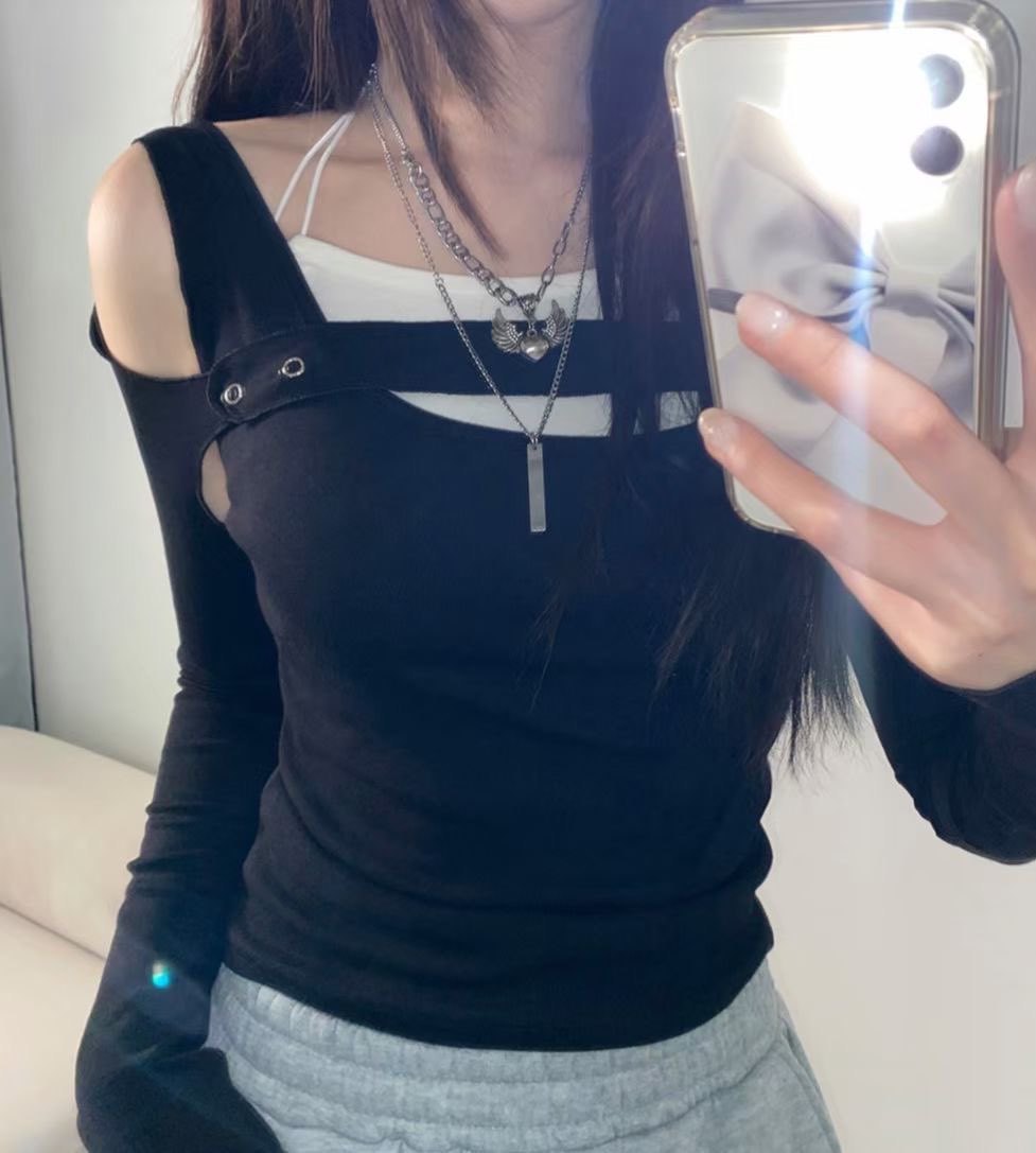 [Preorder 1st Drop Price] C2902 Crossed Hollow Top