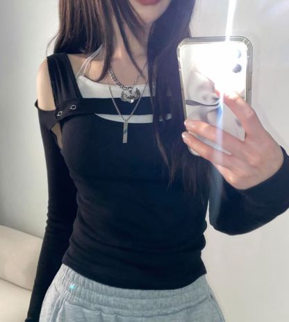 [Preorder 1st Drop Price] C2902 Crossed Hollow Top