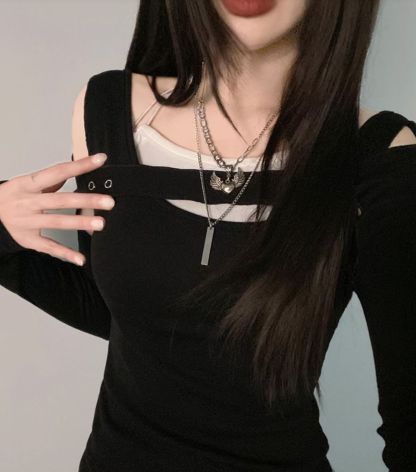 [Preorder 1st Drop Price] C2902 Crossed Hollow Top