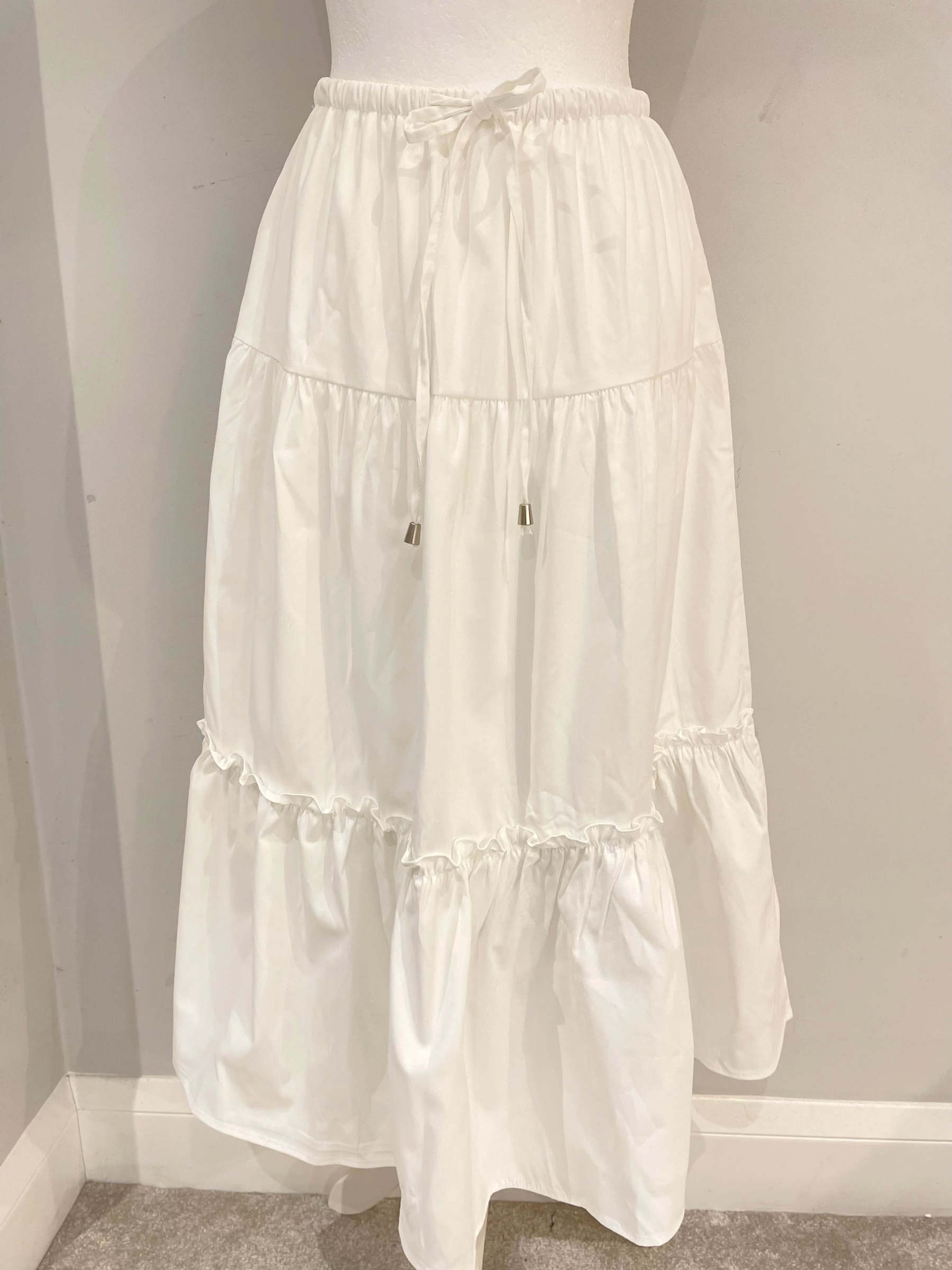 C3002 Feminine Flow Maxi Skirt