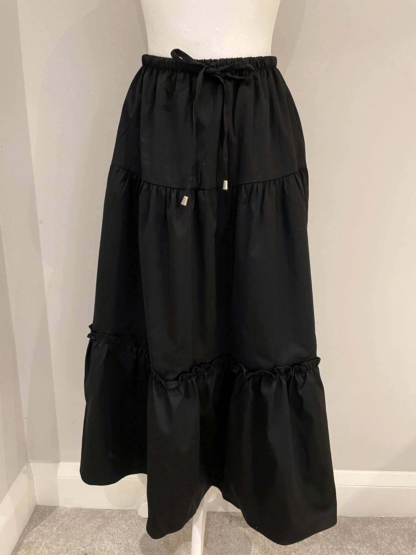 C3002 Feminine Flow Maxi Skirt