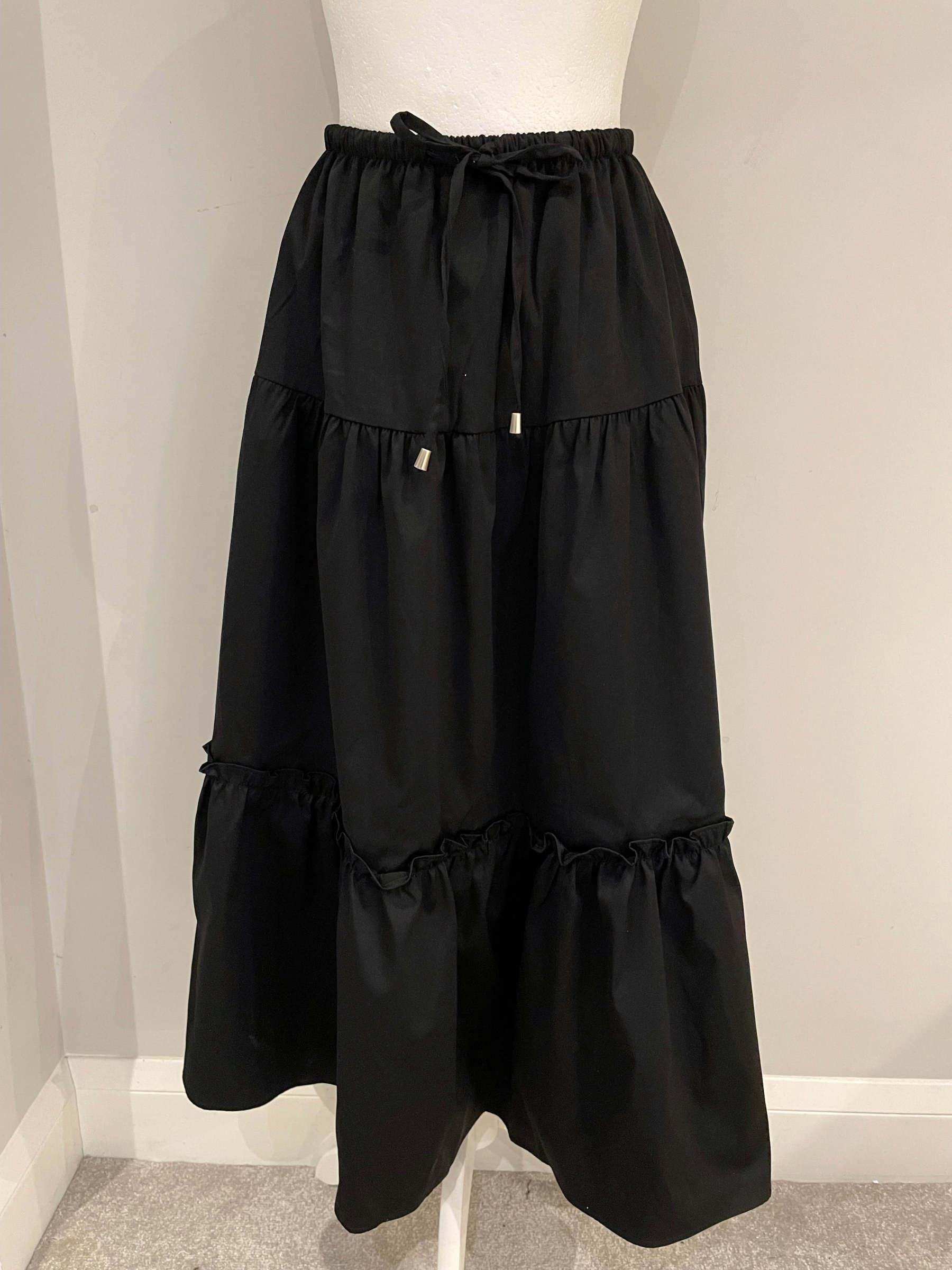 C3002 Feminine Flow Maxi Skirt