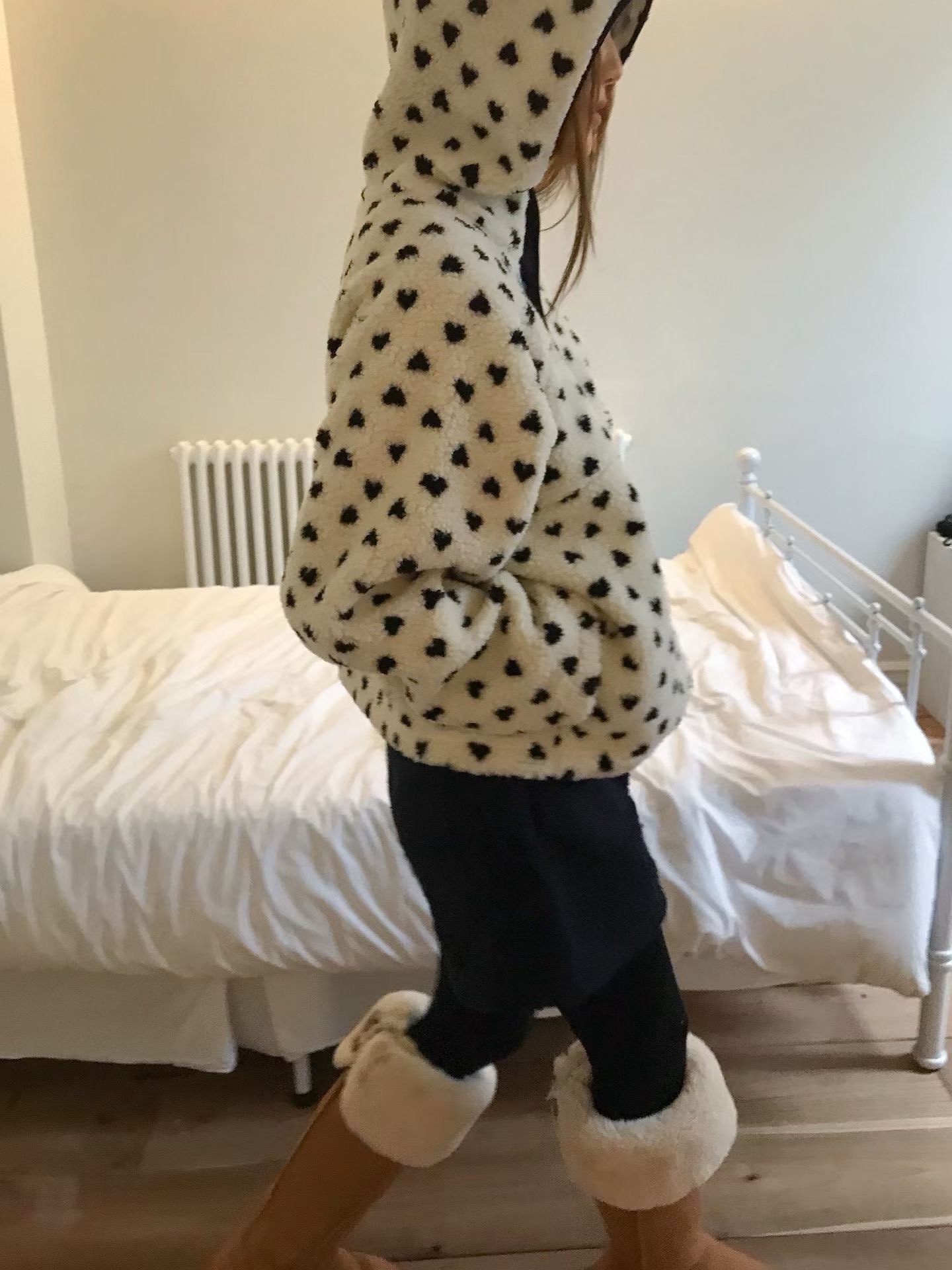 [Preorder 1st Drop Price] C3007 Heartbeat Teddy Hoodie