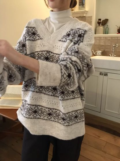 [Preorder 1st Drop Price] C3008 Snowflake Sweater