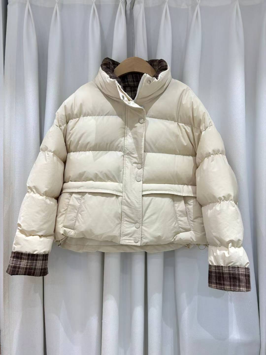 [WEBSITE EXCLUSIVE] C3103 Checkered Charm Puffer Jacket