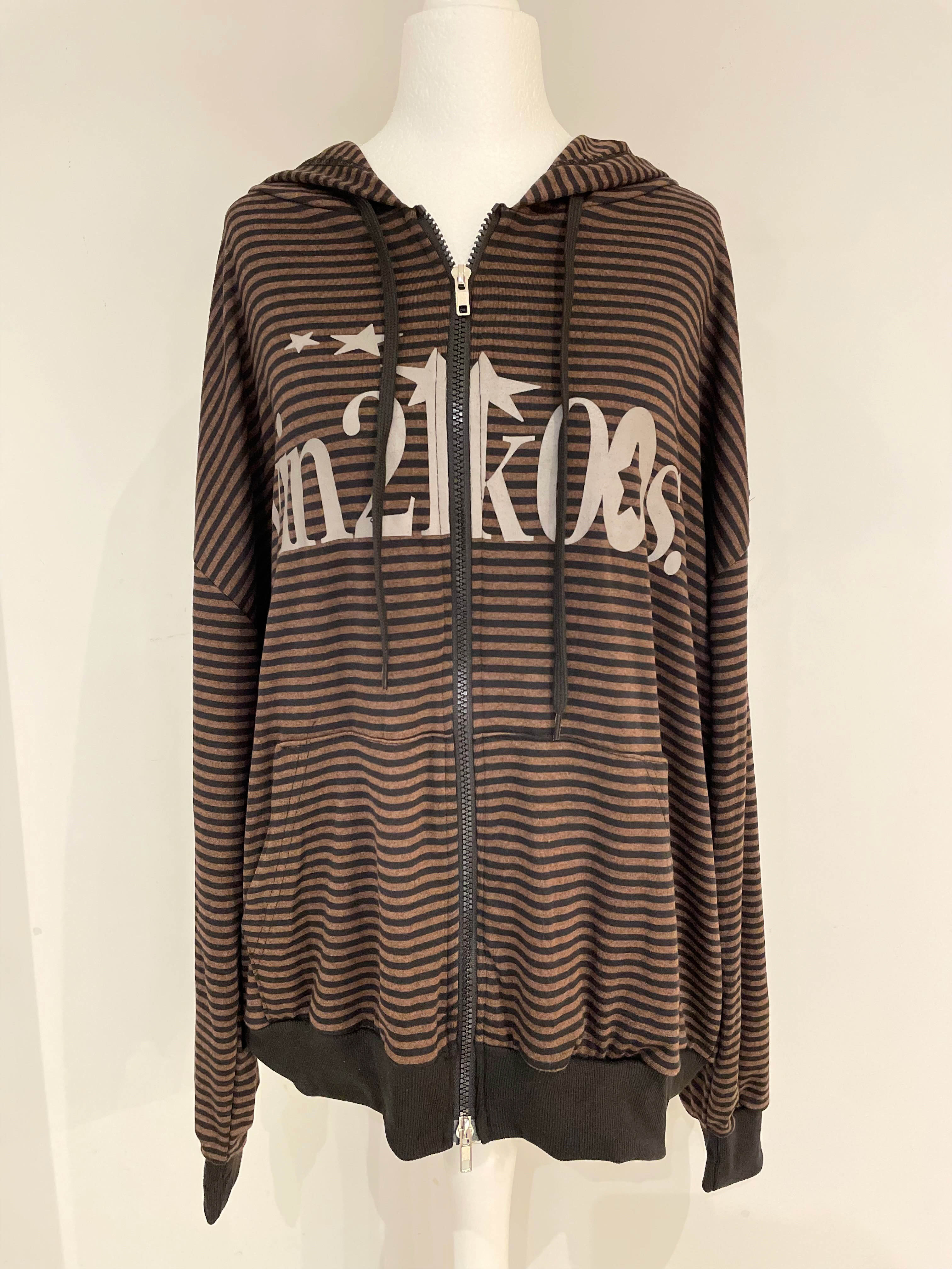 C3302 Playful Street Hoodie