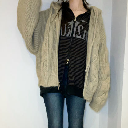 C3302 Playful Street Hoodie