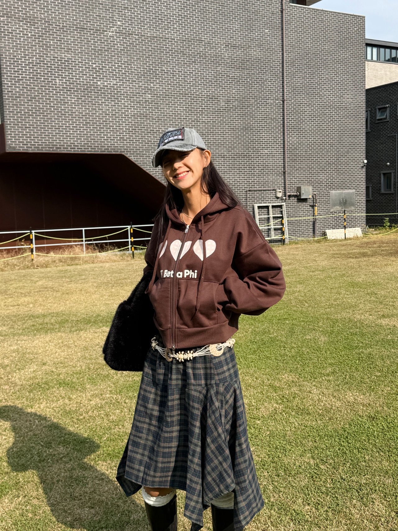 [WEBSITE EXCLUSIVE] C3305 Heartstrings Hoodie