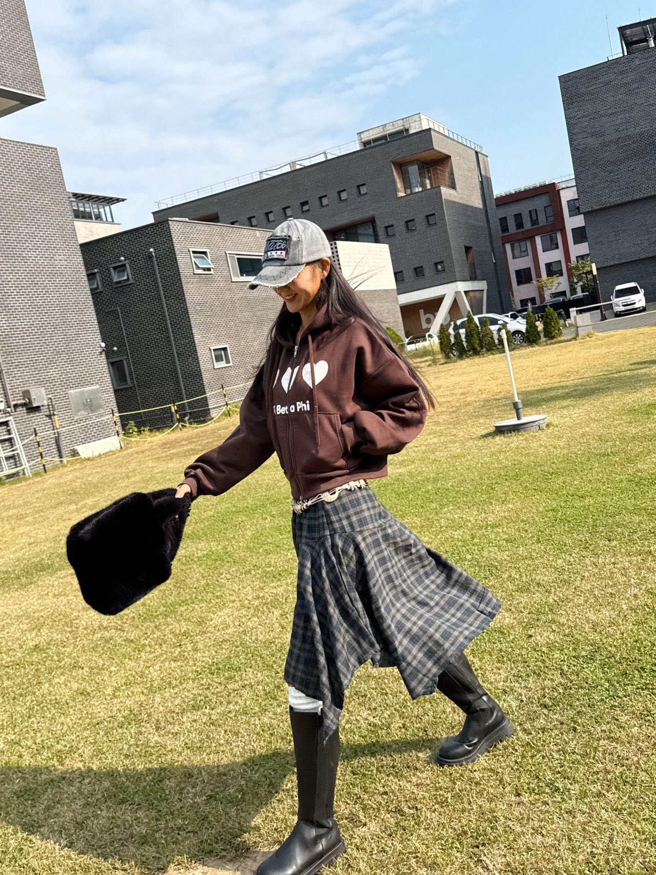 [WEBSITE EXCLUSIVE] C3305 Heartstrings Hoodie