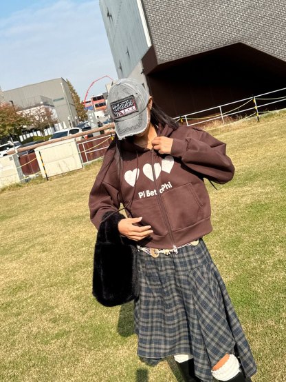 [WEBSITE EXCLUSIVE] C3305 Heartstrings Hoodie