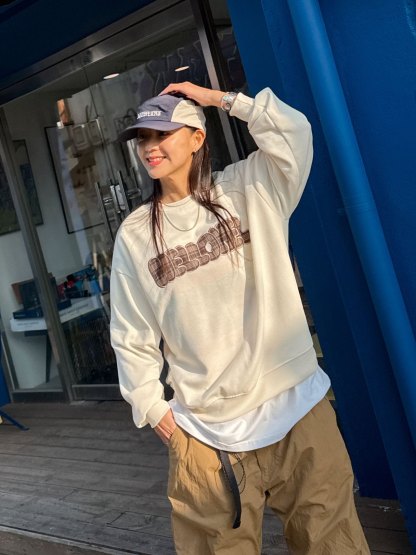 [Preorder 1st Drop Price] C3311 Hellohel Checkered Sweater