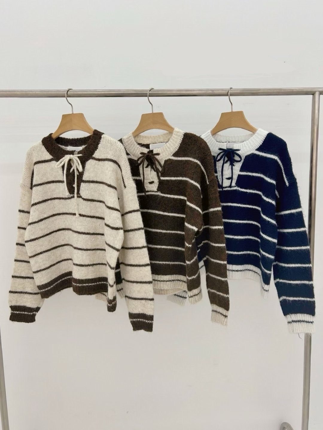 [WEBSITE EXCLUSIVE] C3503 Ribboned Stripe Knit Sweater