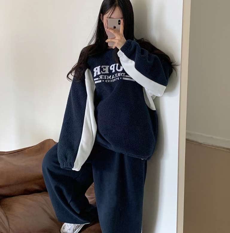 [Preorder 1st Drop Price] C3604 Dreamer Fleece Sweater