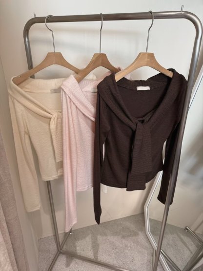 [WEBSITE EXCLUSIVE] C4301 Soft Knot Serenade Top