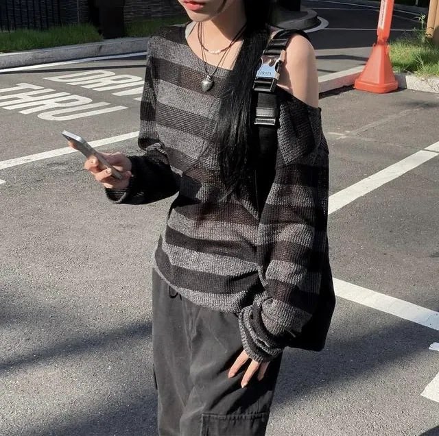 [Preorder 1st Drop Price] C604 Afterdark Striped Top
