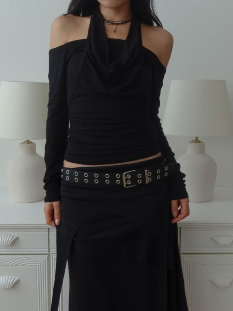 [WEBSITE EXCLUSIVE] C806 Delulu Halter Layer Top