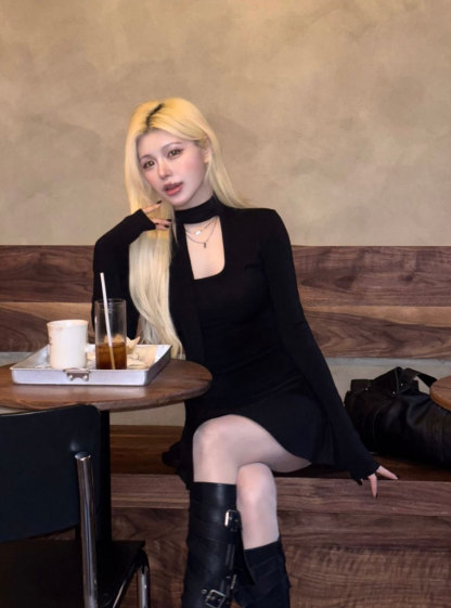 [Preorder 1st Drop Price] C812 Silque Curve Top