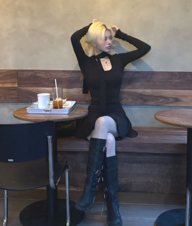 [Preorder 1st Drop Price] C812 Silque Curve Top