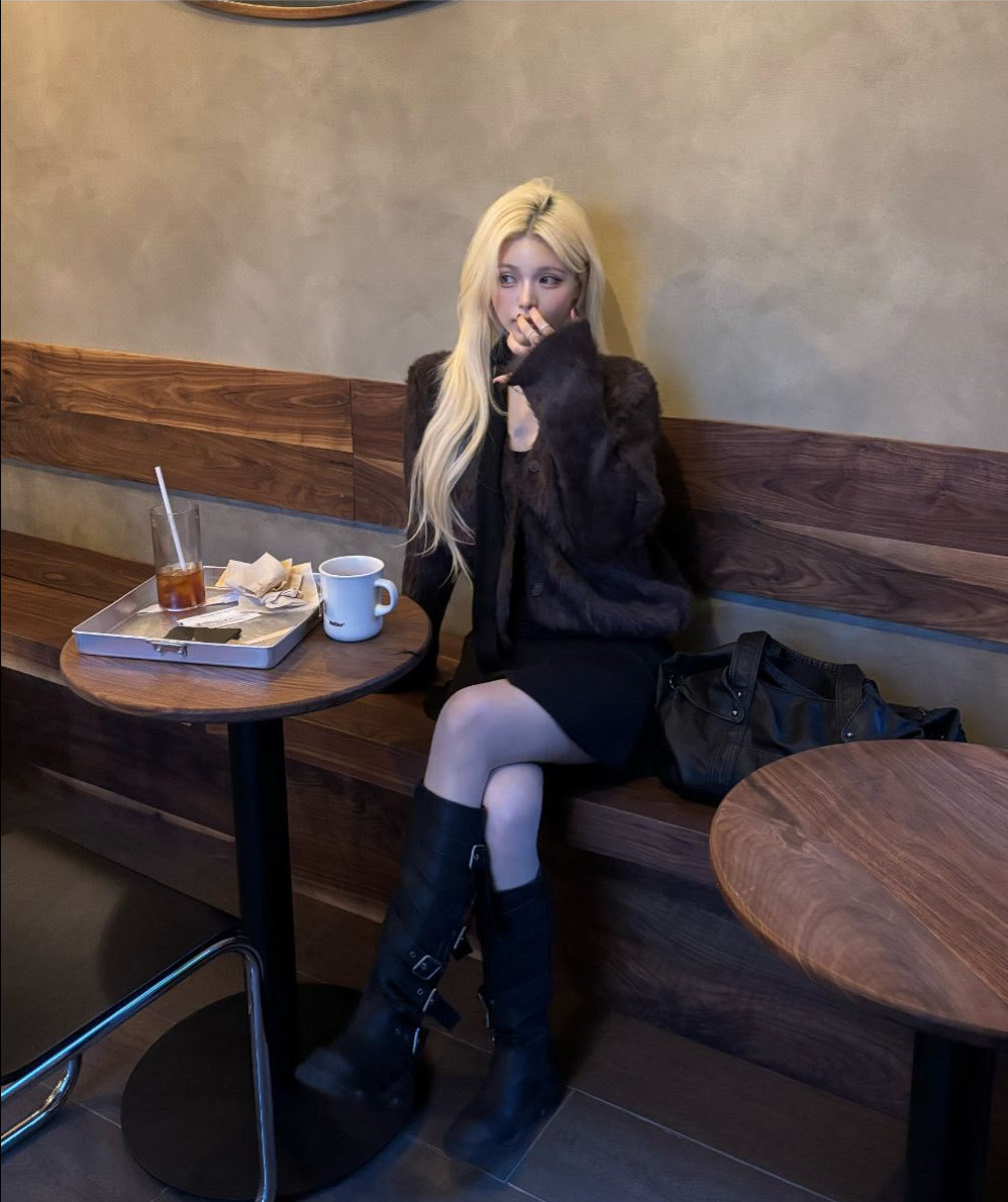 [Preorder 1st Drop Price] C812 Silque Curve Top