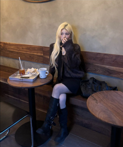 [Preorder 1st Drop Price] C812 Silque Curve Top