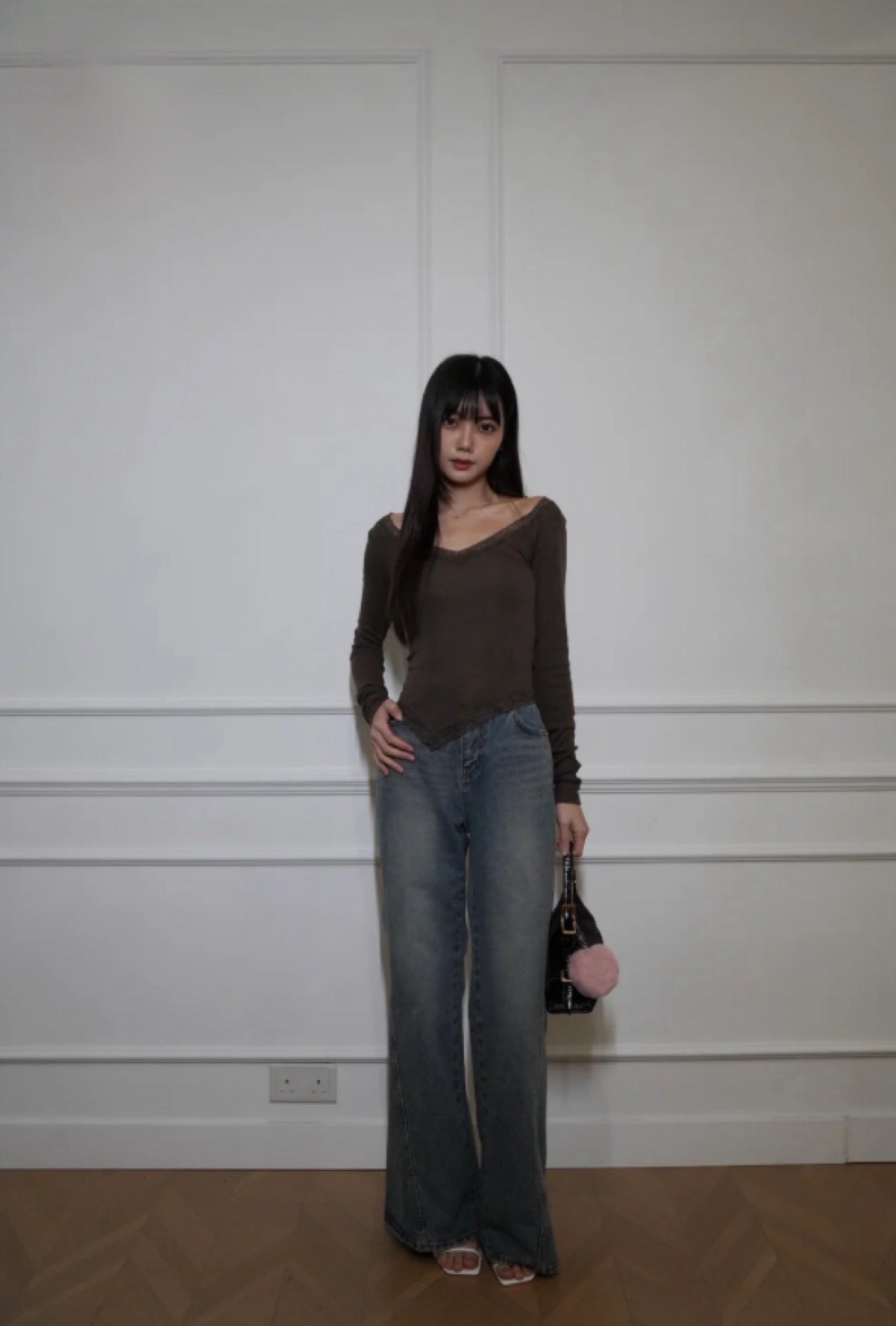 [Preorder 1st Drop Price] C813 Eloria Curve Top