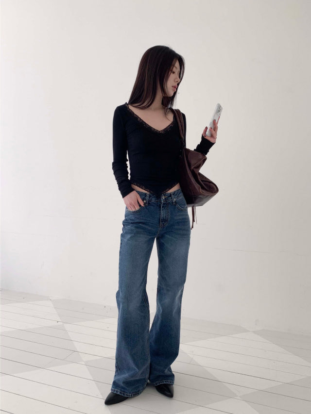 [Preorder 1st Drop Price] C813 Eloria Curve Top