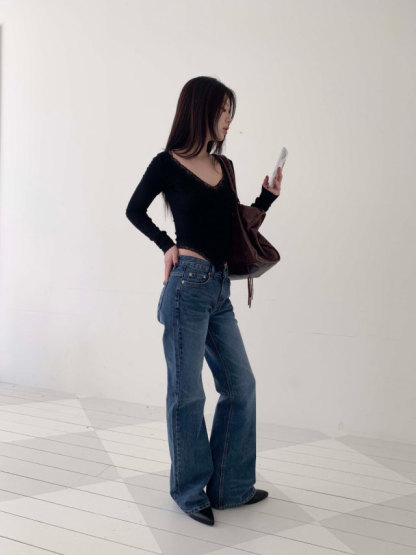 [Preorder 1st Drop Price] C813 Eloria Curve Top