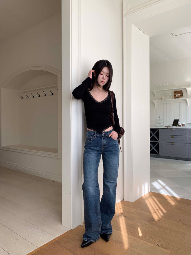 [Preorder 1st Drop Price] C813 Eloria Curve Top