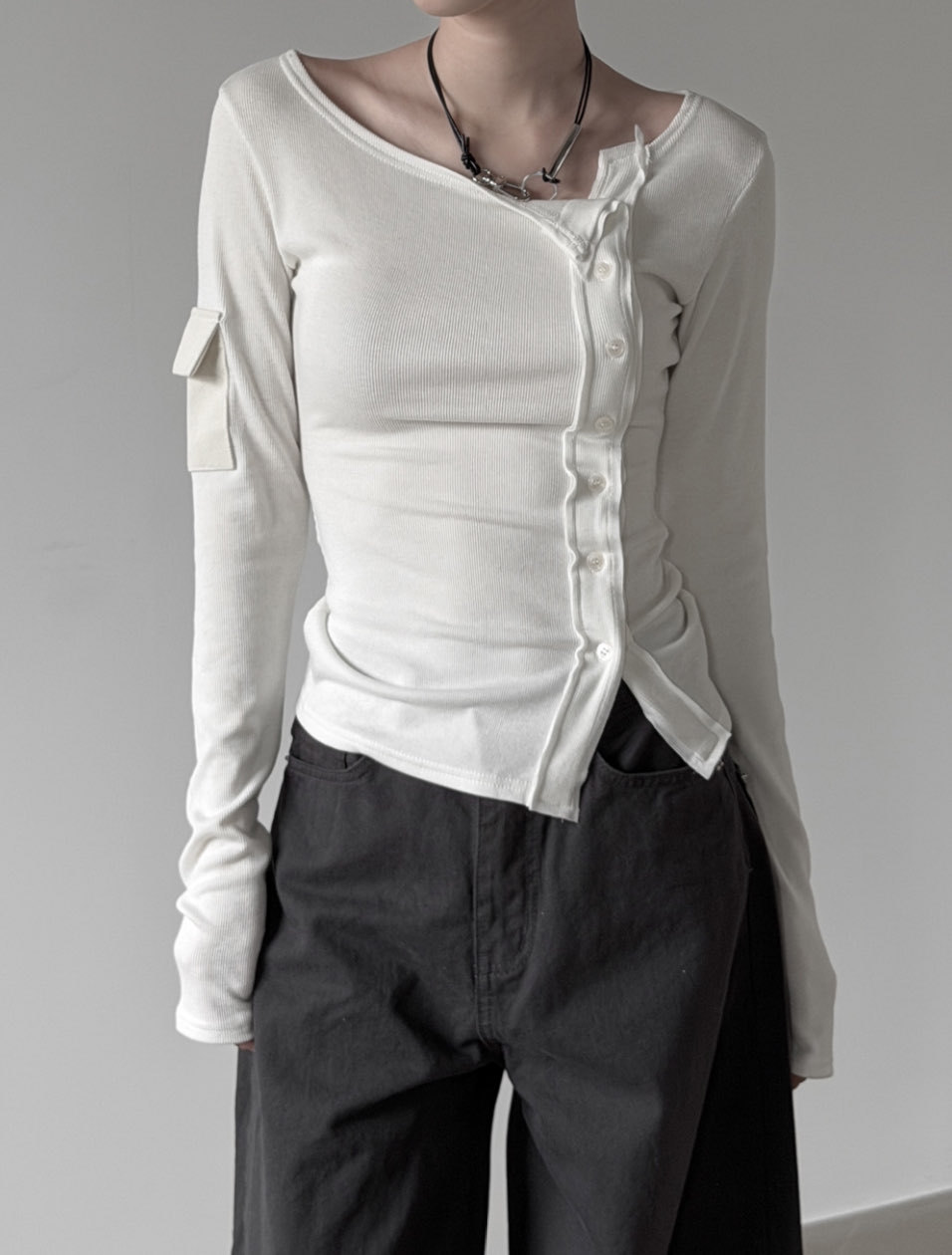 [Preorder 1st Drop Price] C817 Veyra Asym Top