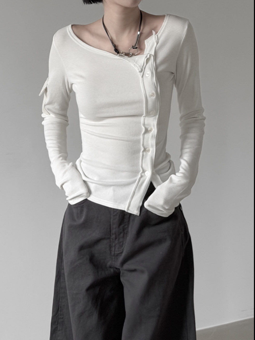 [Preorder 1st Drop Price] C817 Veyra Asym Top