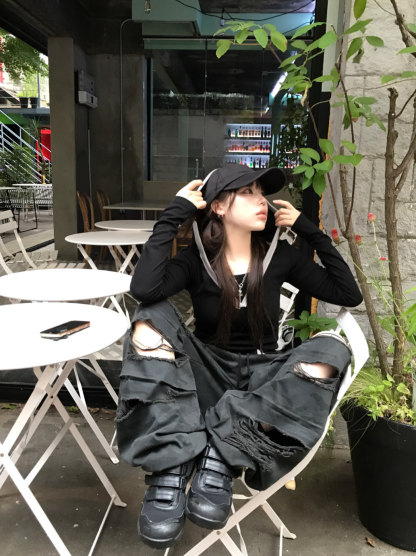 [Preorder 1st Drop Price] C818 Sporty not flirty hoodie