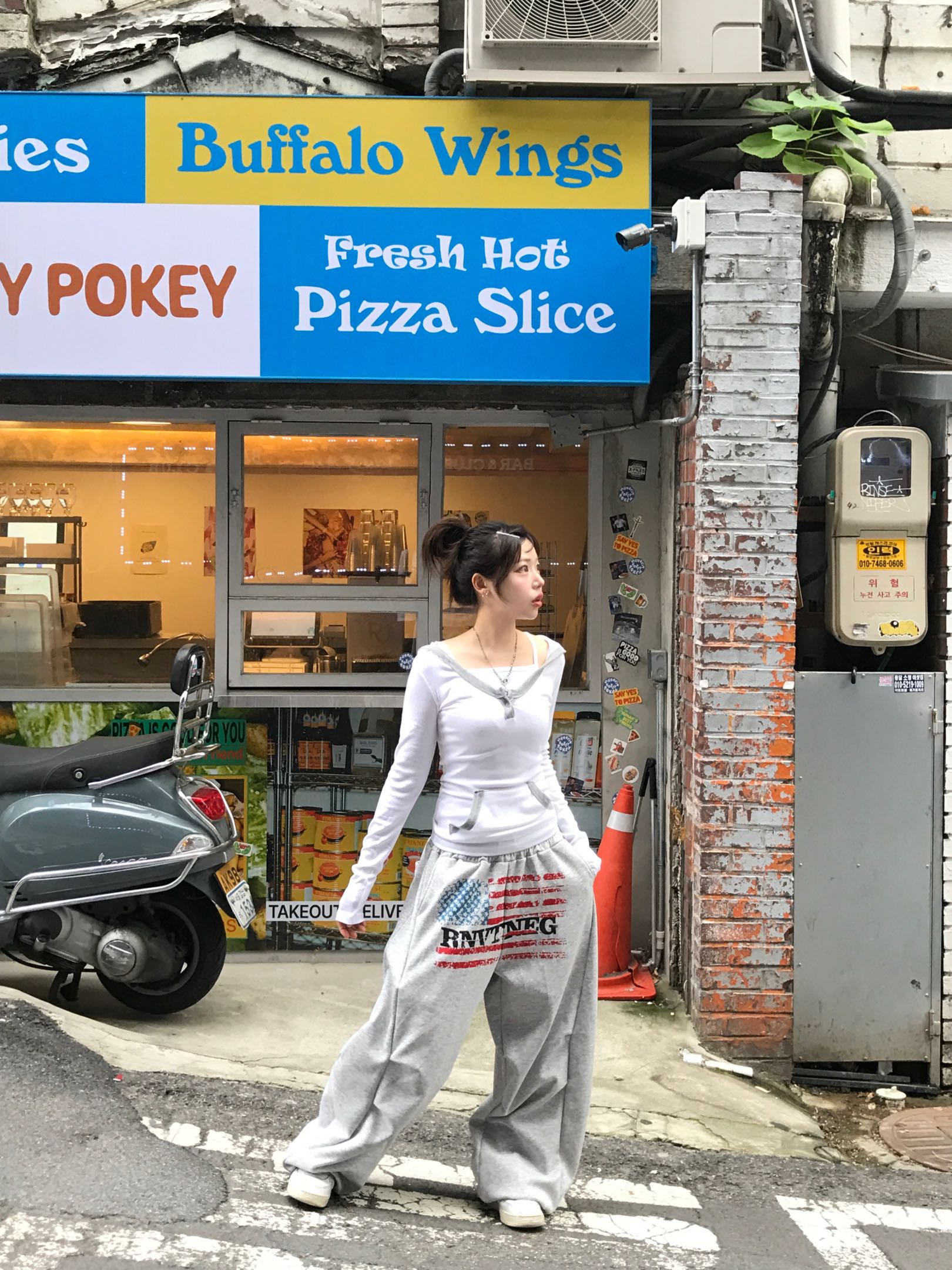 [Preorder 1st Drop Price] C818 Sporty not flirty hoodie