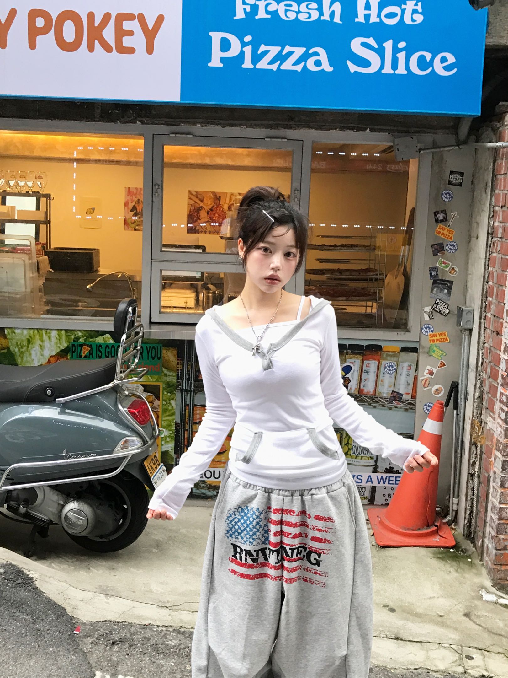 [Preorder 1st Drop Price] C818 Sporty not flirty hoodie