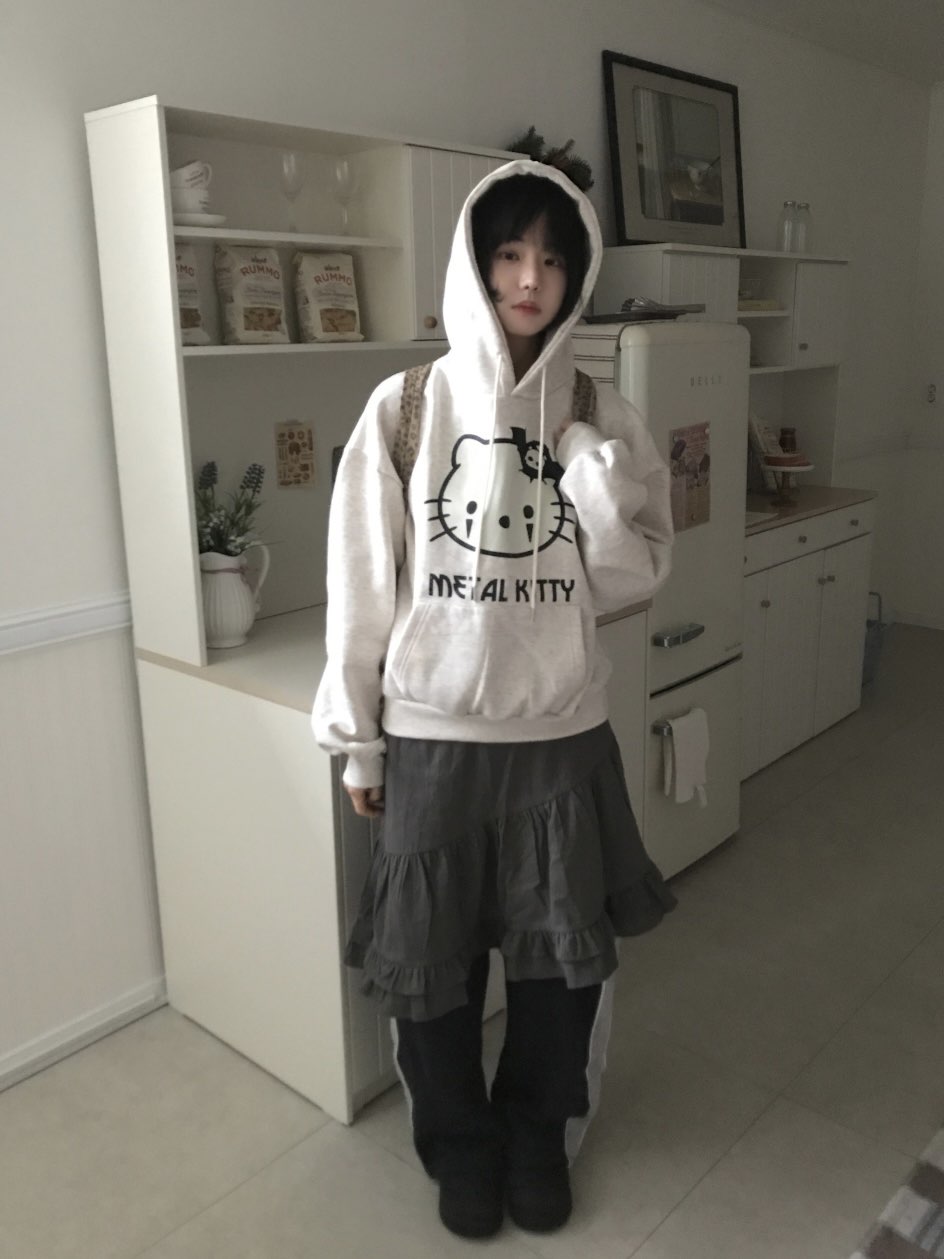 [Preorder 1st Drop Price] C902 Metal Kitty Hoodie