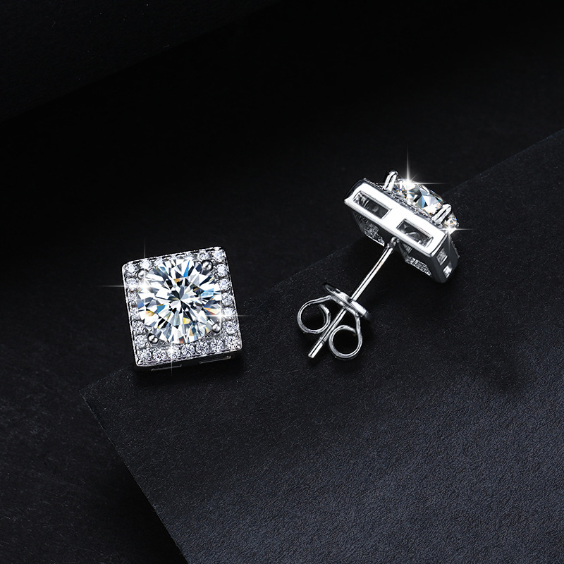 VS072 Stud Earrings