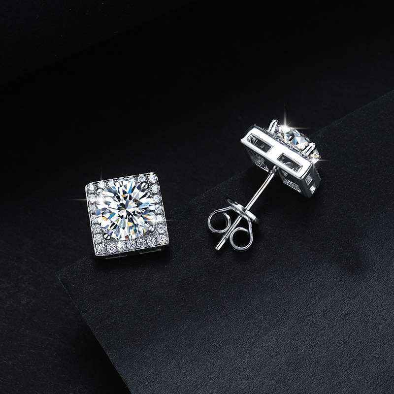 VS072 Stud Earrings
