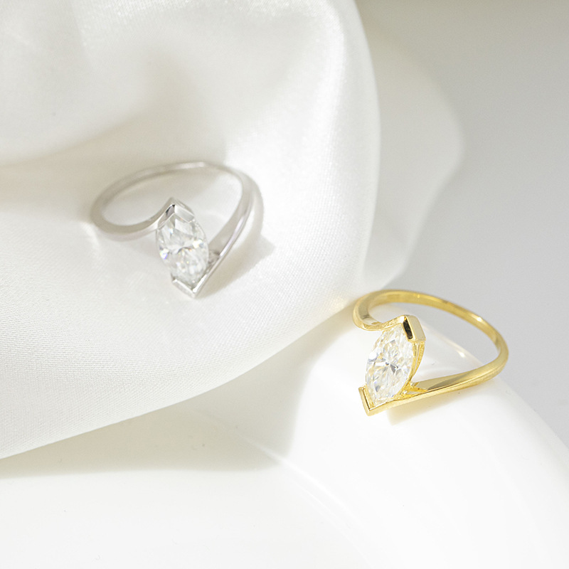VR051 Ring