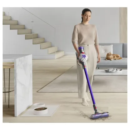 Dyson V8 Extra De-tangle Cordless Vacuum with 8 Tools