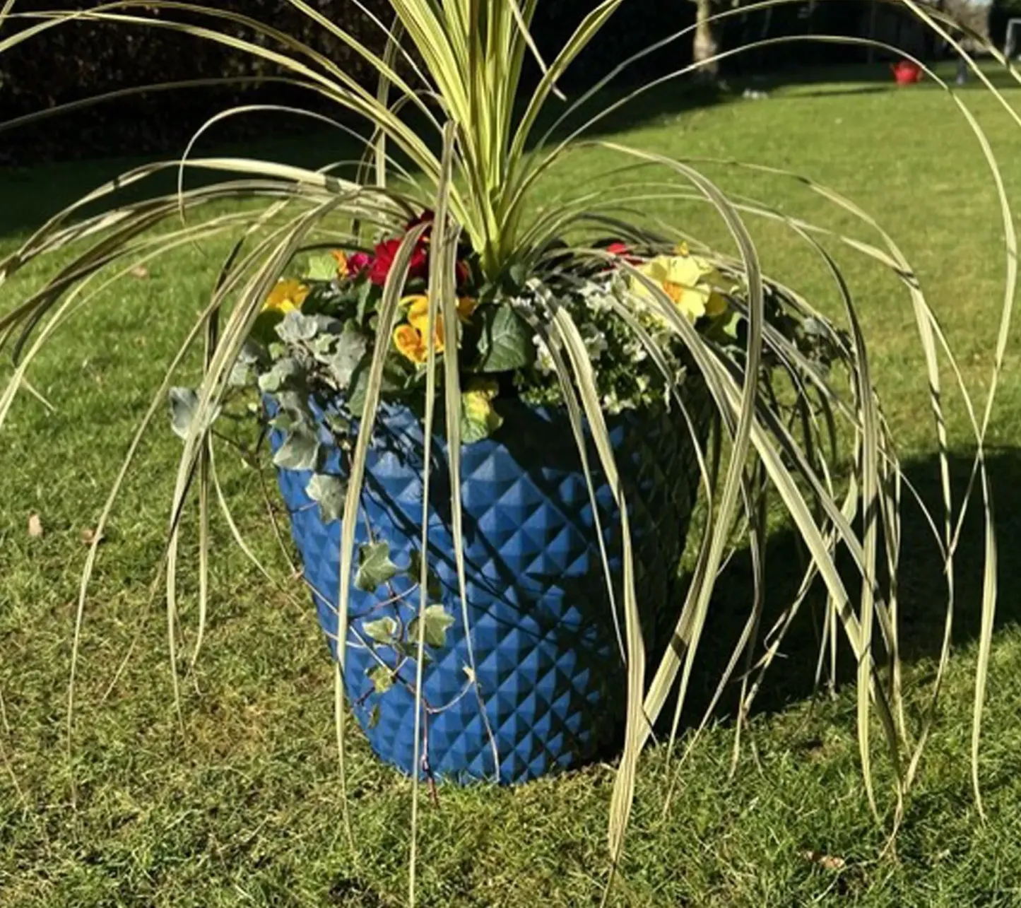 Jennings Set of 2 XL Pearlescent Diamond 15-1/4" Planters