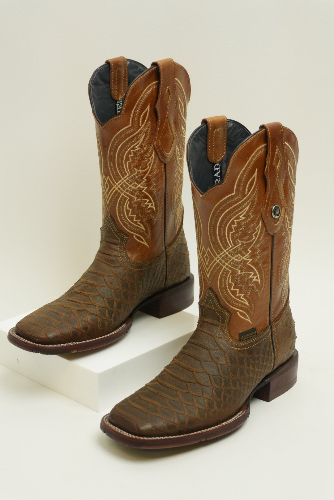 Crocodile-Embossed Leather Western Cowboy Boots