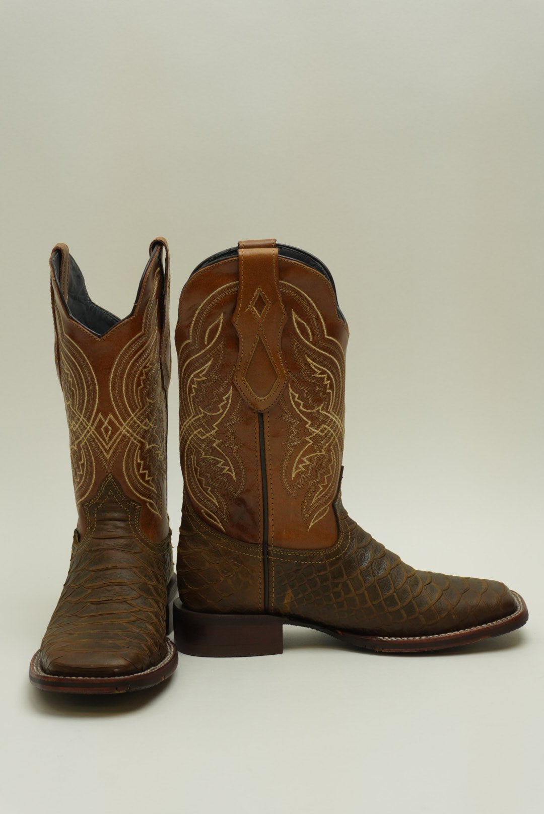 Crocodile-Embossed Leather Western Cowboy Boots