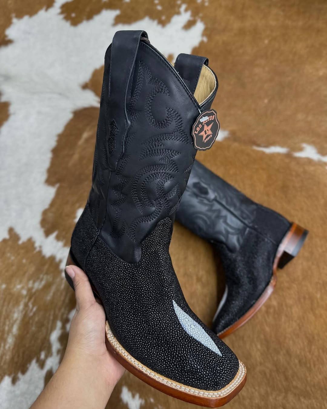 Stingray Wide Square Toe Boots