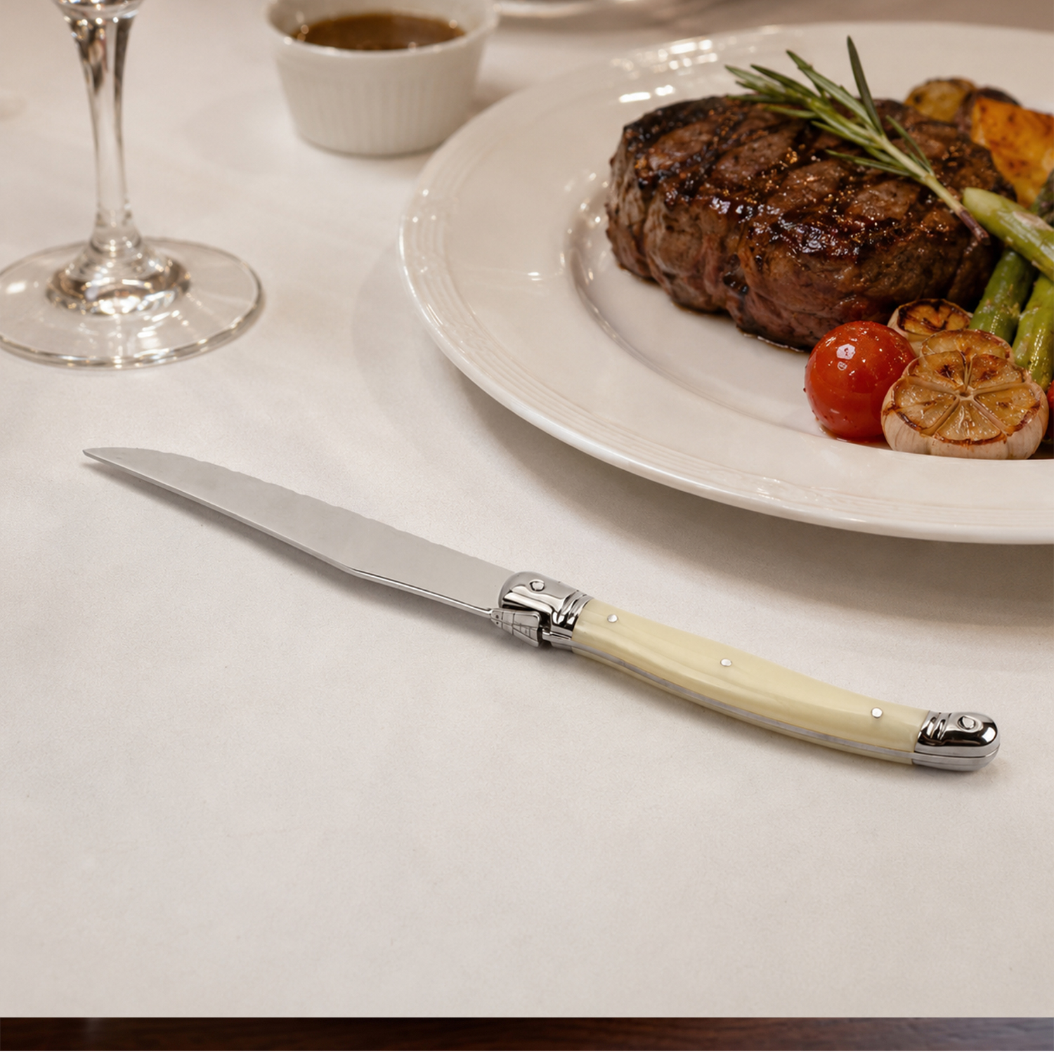Homeful Flatware 18/10 Stainless Steel Steak Knives