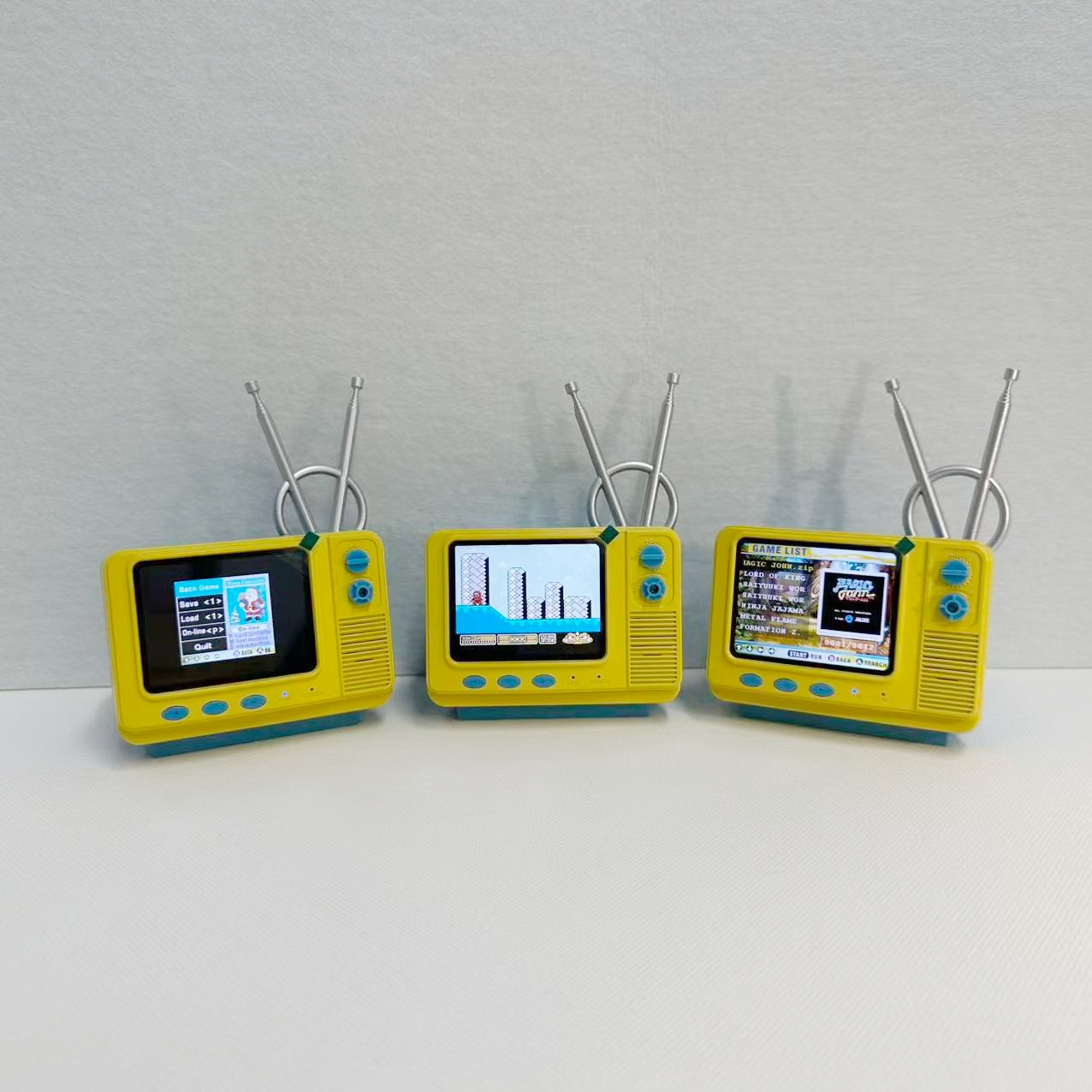 Retro Vintage Bookshelf TV Game Console