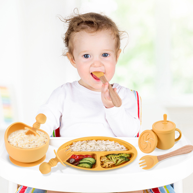 Children's silicone dinnerware set (8 pieces)