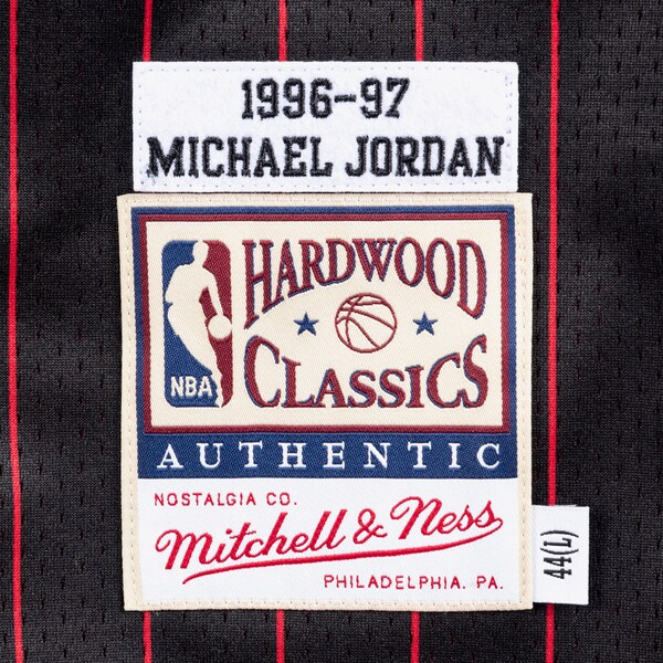 Michael Jordan Chicago Bulls 1996-97 Black Alternate Authentic Jersey