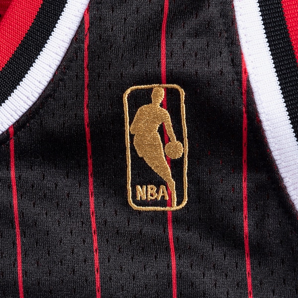 Michael Jordan Chicago Bulls 1996-97 Black Alternate Authentic Jersey